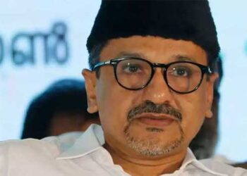 കൊമ്പുകോർക്കുന്ന മാനുകളുടെയും ചോരകുടിക്കാൻ കാത്തിരിക്കുന്ന ചെന്നായയുടെയും കഥ ഓർമയില്ലേ… അഭിപ്രായവ്യത്യാസങ്ങളുടെ പേരിൽ പോരടിക്കുമ്പോൾ അതിൽ ലാഭംകൊയ്യാൻ ചിലർ ശ്രമിക്കുന്നു!! ആശയപരമായ സംഘട്ടനം നടക്കേണ്ടത് ചെളിവാരിയെറിയലുകൾകൊണ്ടല്ല- സാദിഖലി ശിഹാബ് തങ്ങൾ