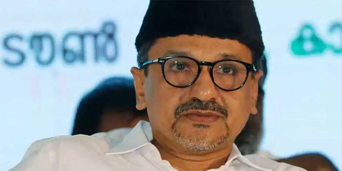 കൊമ്പുകോർക്കുന്ന മാനുകളുടെയും ചോരകുടിക്കാൻ കാത്തിരിക്കുന്ന ചെന്നായയുടെയും കഥ ഓർമയില്ലേ… അഭിപ്രായവ്യത്യാസങ്ങളുടെ പേരിൽ പോരടിക്കുമ്പോൾ അതിൽ ലാഭംകൊയ്യാൻ ചിലർ ശ്രമിക്കുന്നു!! ആശയപരമായ സംഘട്ടനം നടക്കേണ്ടത് ചെളിവാരിയെറിയലുകൾകൊണ്ടല്ല- സാദിഖലി ശിഹാബ് തങ്ങൾ