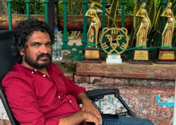 നിയമം സ്ത്രീകള്‍ക്ക് അനുകൂലമാണെന്ന് നിലവിളിക്കുന്ന എല്ലാവരും ഇത് കാണണം,  ഒരുത്തന്‍ ഒരു സ്ത്രീയെ ഉപദ്രവിക്കാന്‍ തുനിഞ്ഞിറങ്ങിയാല്‍ അയാളെ തടയുന്ന ഒരു സിസ്റ്റവും ഈ നാട്ടില്‍ ഇല്ല, മഞ്ജു വാര്യരുടെ അവസ്ഥ ഇതാണെങ്കില്‍ സാധാരണക്കാരുടെ കാര്യം പറയാനില്ലല്ലോ, സനല്‍ കുമാര്‍ ശശിധരന്‍ കാണിക്കുന്നത് ശുദ്ധ ആഭാസം-  കെ കെ ഷാഹിന