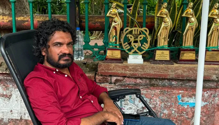 നിയമം സ്ത്രീകള്‍ക്ക് അനുകൂലമാണെന്ന് നിലവിളിക്കുന്ന എല്ലാവരും ഇത് കാണണം,  ഒരുത്തന്‍ ഒരു സ്ത്രീയെ ഉപദ്രവിക്കാന്‍ തുനിഞ്ഞിറങ്ങിയാല്‍ അയാളെ തടയുന്ന ഒരു സിസ്റ്റവും ഈ നാട്ടില്‍ ഇല്ല, മഞ്ജു വാര്യരുടെ അവസ്ഥ ഇതാണെങ്കില്‍ സാധാരണക്കാരുടെ കാര്യം പറയാനില്ലല്ലോ, സനല്‍ കുമാര്‍ ശശിധരന്‍ കാണിക്കുന്നത് ശുദ്ധ ആഭാസം-  കെ കെ ഷാഹിന