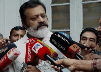 ‘ദുഷ്ടാലാക്കോടെയാണ്  മാധ്യമങ്ങൾ  സമീപിക്കുന്നത്; എന്തായാലും വൈദ്യുതി പ്രതിസന്ധിയിൽ സംസ്ഥാന സർക്കാരിനെ വിമർശിക്കാനില്ല; മുൻ സർക്കാരുകളെല്ലാം നിലവിലെ അവസ്ഥയ്ക്ക് കാരണക്കാരാണ്; യുഡിഎഫ് സർക്കാരിനെ വിമർശിക്കാൻ സമയമായിട്ടില്ല‘: സുരേഷ് ഗോപി