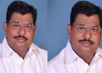 “സുന്ദരിയായ നിനക്ക് ബാങ്ക് ജോലി ചേരില്ല, ഐഎഎസ് ഓഫീസറായി ഡെപ്യൂട്ടേഷനിൽ നിയമനം വാങ്ങിത്തരാം”, നിരന്തരം ഫോണ് വിളിച്ച് ശല്യപ്പെടുത്തും, അശ്ലീല സന്ദേശവും, യുവതിയുടെ പരാതിയില് സമാജ്വാദി പാർട്ടി നേതാവിനെതിരെ കേസ്