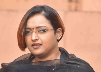 ‘പിണറായി വിജയനും കുടുംബവും വലിയ മാഫിയ;ഞാൻ നേരത്തെ ഉന്നയിച്ച ആരോപണങ്ങളൊക്കെ ശരിയാണെന്ന് തെളിഞ്ഞു; നയതന്ത്ര ചാനലിലൂടെയുള്ള സ്വർണക്കടത്ത് തടയപ്പെട്ടതോടെയാകാം അവർ ഹവാല ഇടപാടുകളിലേക്ക് തിരിഞ്ഞത്‘:സ്വപ്ന സുരേഷ്