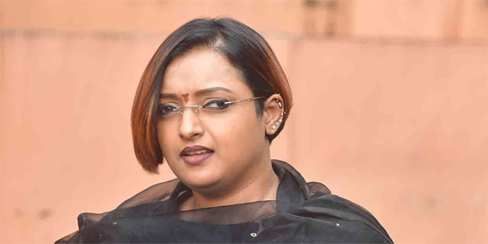 ‘പിണറായി വിജയനും കുടുംബവും വലിയ മാഫിയ;ഞാൻ നേരത്തെ ഉന്നയിച്ച ആരോപണങ്ങളൊക്കെ ശരിയാണെന്ന് തെളിഞ്ഞു; നയതന്ത്ര ചാനലിലൂടെയുള്ള സ്വർണക്കടത്ത് തടയപ്പെട്ടതോടെയാകാം അവർ ഹവാല ഇടപാടുകളിലേക്ക് തിരിഞ്ഞത്‘:സ്വപ്ന സുരേഷ്