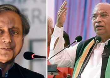 “നിങ്ങൾ യോഗങ്ങളിൽ പങ്കെടുക്കുക കൂടി വേണം, അല്ലാതെ പിന്നീട് ഞങ്ങൾ വായിക്കുന്ന പത്രലേഖനങ്ങൾ എഴുതുന്നതിൽ മാത്രം ഒതുങ്ങരുത്”… തരൂരിനിട്ട് കൊത്തും കോളും വച്ച് ഖാർഗെയുടെ ഉപദേശം!! ‘കോൺഗ്രസ് മുഴുവൻ രാഹുൽ ഗാന്ധിക്ക് പിന്നിലുണ്ട്’- ഖാർഗെ… “പിന്നിൽ നിൽക്കുന്നത് കുഴപ്പമില്ല, പക്ഷേ വളരെ പിന്നിലാകാതിരിക്കട്ടെ”- ത​​ഗ്​ഗടിച്ച് രാഹുലിന്റെ മറുപടി