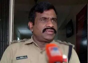 കസ്റ്റഡിയിലെടുത്ത യുവതിയെ പീഡിപ്പിച്ചു, കൈക്കൂലി വാങ്ങി, ചേവായൂർ ബാങ്ക് തെരഞ്ഞെടുപ്പ് അട്ടിമറിയിൽ ഇടതുമായി ചേർന്ന് ഒത്തുകളിച്ചു!! എസ്‌എച്ച്‌ഒയുടെ ആത്മഹത്യക്കുറിപ്പിൽ സസ്പെൻഷനിലായ ഡിവൈഎസ്‌പിയെ സർവീസിൽ തിരിച്ചെടുക്കാനുള്ള നീക്കം മരവിപ്പിച്ചു, പണി വന്നത് സർവീസ് കാലാവധി തീരാൻ മാസങ്ങൾ മാത്രം ബാക്കിനിൽക്കെ