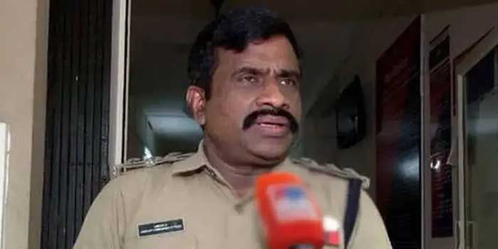 കസ്റ്റഡിയിലെടുത്ത യുവതിയെ പീഡിപ്പിച്ചു, കൈക്കൂലി വാങ്ങി, ചേവായൂർ ബാങ്ക് തെരഞ്ഞെടുപ്പ് അട്ടിമറിയിൽ ഇടതുമായി ചേർന്ന് ഒത്തുകളിച്ചു!! എസ്എച്ച്ഒയുടെ ആത്മഹത്യക്കുറിപ്പിൽ സസ്പെൻഷനിലായ ഡിവൈഎസ്പിയെ സർവീസിൽ തിരിച്ചെടുക്കാനുള്ള നീക്കം മരവിപ്പിച്ചു, പണി വന്നത് സർവീസ് കാലാവധി തീരാൻ മാസങ്ങൾ മാത്രം ബാക്കിനിൽക്കെ