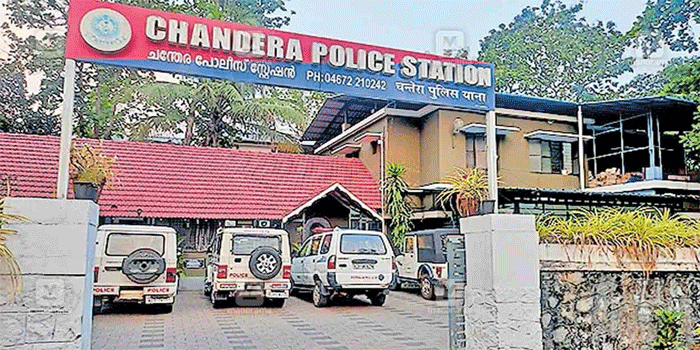 വഴിയിൽ കിടക്കുന്നതു കണ്ട മൊബൈൽഫോൺ അതിഥി തൊഴിലാളി സ്റ്റേഷനിൽ ഏൽപ്പിച്ചു; ഉടമയ്ക്ക് കൈമാറാനായി സൂക്ഷിച്ചിരുന്ന ഫോൺ  പൊലീസുകാരൻ മോഷ്ടിച്ച് വിറ്റു; കേസെടുത്തു