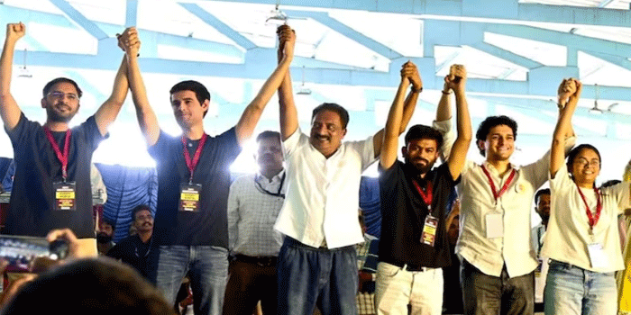 ‘ജീവിച്ചിരിക്കുന്നവരെ പോലും മരിച്ചവരാക്കി; ഗ്യാനേഷ് കുമാനേക്കാൾ വലിയ വഞ്ചകനില്ല’; ധ്രുവ് റാഠി; ബെംഗളൂരുവിൽ സിജെപി പ്രതിഷേധം; പ്രതിപക്ഷം രാജ്ഘട്ടിലേക്ക്