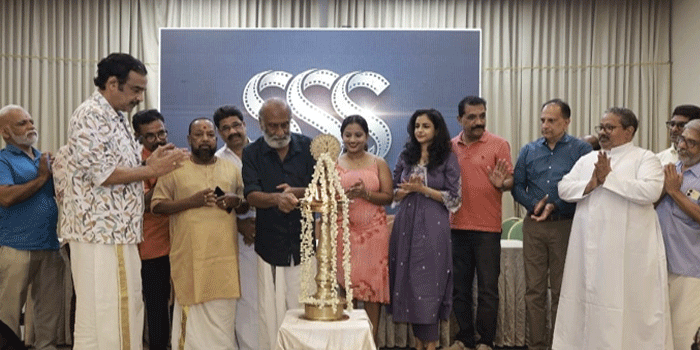 “കാത്തു സൂക്ഷിച്ചൊരു കസ്തൂരി മാമ്പഴം”- പുതു താരങ്ങളെയുൾപ്പെടുത്തി ചിത്രത്തിന്റെ പൂജാചടങ്ങ് തൃശ്ശൂരിൽ നടന്നു; വയലാർ രാമവർമ്മയുടെ തൂലികയിൽ വിരിഞ്ഞ, ഇതുവരെ ഈണം പകരാത്ത മനോഹര ഗാനം ഈ സിനിമയിലൂടെ പിരവിയെടുക്കുന്നെന്ന പ്രത്യേകതയുമുണ്ട്