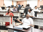 മന്ത്രിമാർക്കും പഴ്സനൽ സ്റ്റാഫിനും 480 ആപ്പിൾ ഐപാഡുകൾ വാങ്ങാനൊരുങ്ങുന്നു; ചെലവ് 6.71 കോടി, ഒന്നിന് 1.99 ലക്ഷം രൂപ വരെ; ടെൻഡർ വിളിച്ചു