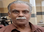 വീടിന്റെ മുകൾനിലയിൽ കയറിയ നായയെ ഓടിക്കുന്നതിനിടെ തെന്നിവീണു,  ​ഗുരുതര പരിക്ക്; ചികിത്സയിലായിരുന്നയാൾ മരിച്ചു