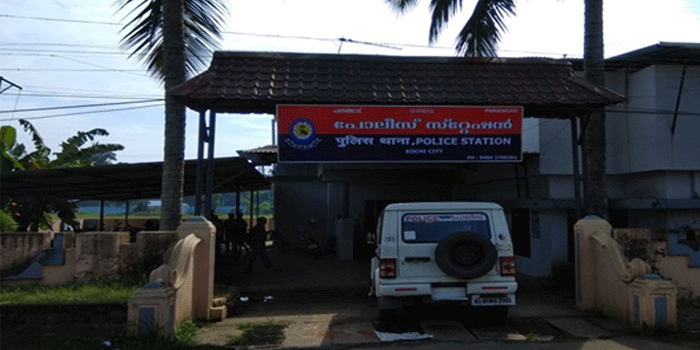 17 വർഷം മുമ്പ് അച്ഛനുമായി പിണങ്ങി വീടുവിട്ടിറങ്ങി; പലയിടങ്ങളിൽ ജോലി ചെയ്തു, അതിനിടെ പിതാവ് മരിച്ചു; കൊച്ചിയിലെത്തിയിട്ടു പോലും വീട്ടുകാരെ കാണാൻ കൂട്ടാക്കിയില്ല; മകനെ കണ്ടെത്തി തരണമെന്ന് അമ്മയുടെ പരാതി, കണ്ടെത്തി പൊലീസ്