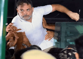 പ്രതിപക്ഷം രണ്ടും കല്പിച്ചുതന്നെ,  ഗ്യാനേഷ് കുമാറിനെ തെറിപ്പിച്ചേ അടങ്ങൂ; ‘എസ്.ഐ.ആർ പിൻവലിക്കുക, വോട്ടർപട്ടികയിൽനിന്ന് നീക്കം ചെയ്ത പേരുകൾ പുനഃസ്ഥാപിക്കുക’;  പ്രക്ഷോഭം കടുപ്പിക്കും