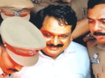 ’ഷാർജയിലെ ഒരു ജ്വല്ലറിയിലാണ് ജോലി ചെയ്യുന്നത്; വിദേശത്തേക്ക് പോകാൻ കഴിയാത്തത് ഉപജീവനത്തെ ബാധിക്കും’; ഹൈക്കോടതിയിൽ വിദേശയാത്രാനുമതി തേടി ടോമിൻ തച്ചങ്കരി; ‘ജയിലിൽനിന്ന് ഇപ്പോഴല്ലേ ഇറങ്ങിയത്?’ - കോടതി