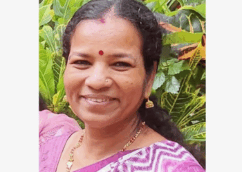 മകളെയും പേരക്കുട്ടിയെയും യാത്രയാക്കാനെത്തി; പ്ലാറ്റ്‌ഫോമിൽ മറന്നുവെച്ച ബാഗ് എടുക്കുന്നതിനിടെ ട്രെയിൻ തട്ടി 57കാരിക്ക് ദാരുണാന്ത്യം
