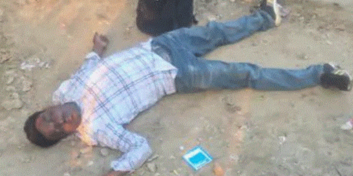 ഒരു വഴിക്ക് പോകുവല്ലേ, ‘രണ്ടെണ്ണം അടിച്ചിട്ടാവാ‘ മെന്ന് ചിന്തിച്ചു കാണും; മൂന്നര മണിക്കൂർ മുമ്പേ വിമാനത്താവളത്തിലെത്തി;  കട്ട പൂസിൽ പാർക്കിങ്ങിൽ കിടന്നുറങ്ങിപ്പോയി, കയറി പോകേണ്ട ദുബായ് വിമാനം പോയി!