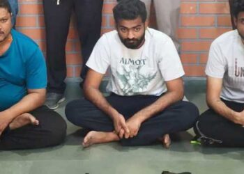 യുവതിയുമായി പ്രണയത്തിൽ, ഇടയ്ക്ക് വച്ച് ബന്ധം അവസാനിപ്പിച്ചു, കാമുകി സംസാരിക്കാതിരുന്നതിൽ പക തീർത്തത് പിതാവിനോട്; യുവതിയുടെ പിതാവിനെ തോക്കുചൂണ്ടി തട്ടിക്കൊണ്ടുപോയി, കാമുകനും സുഹൃത്തുക്കളും അറസ്റ്റിൽ