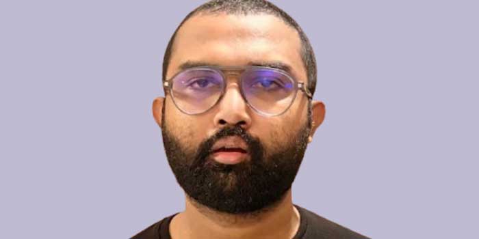 സിന​ഗോ​ഗിനു നേരെയുണ്ടായ തീവെപ്പിനു പിന്നിൽ അജ്‍ഞാത ടെലഗ്രാം സന്ദേശമോ, അതോ ലഹരി തലയ്ക്കു പിടിച്ച് കിറുങ്ങിയതോ? പള്ളിക്ക് പെട്രോൾ ഒഴിച്ച് തീകൊളുത്തിയ ശേഷം ദൃശ്യങ്ങൾ സ്വന്തം മൊബൈൽ ഫോണിൽ പകർത്തി...പുത്തൻകുരിശ് സ്വദേശി പിടിയിൽ, വീട്ടിൽ നട‌ത്തിയ പരിശോധനയിൽ വൻതോതിൽ രാസല​ഹരി ശേഖരവും പിടിച്ചെടുത്തു, തീവ്രവാദ ബന്ധം സംശയിച്ച് പോലീസ്