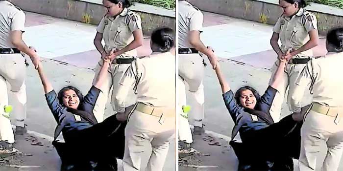 വനിതാ പോലീസുകാർ വാനിനുള്ളിലേക്ക് കയറി വന്ന് ഞങ്ങളെ വലിച്ചിഴച്ചു, തല റോഡിൽ ഇടിച്ചു, നിലത്തുകൂടെ സ്റ്റേഷൻവരെ വലിച്ചിഴച്ചതിനാൽ വസ്ത്രം കീറിപ്പോയി, എന്നെ ബേസ്മെന്റിലെ കോണിപ്പടിയുടെ അടിയിലേക്കു കൊണ്ടുപോയി രണ്ടു കരണത്തും മാറി മാറി അടിച്ചു, വലതു ചെവി കേൾക്കാതെയായി, ഷാളിട്ട് കഴുത്തിൽ മുറുക്കി... ഡൽഹിയിൽ പോലീസുകാരുടെ ക്രൂര വിനോദം വിവരിച്ച് മലയാളി പെൺകുട്ടി