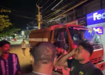 നാളുകളായി അ‍ജ്ഞാതർ കക്കൂസ് മാലിന്യം തള്ളുന്നത് മന്ത്രി ബിന്ദു കൃഷ്ണയുടെ വീടിനരികിടെ തോട്ടിൽ, ഇത്തവണ പതിയിരുന്ന് പിടികൂടി കോർപ്പറേഷൻ, പുലർച്ചെ രണ്ടുമണിയോടെ മാലിന്യവുമായെത്തിയ വാഹനം ഉദ്യോ​ഗസ്ഥർ പിടികൂടി