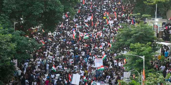 സിജെപി പ്രതിഷേധത്തിനിടെ കടുത്ത വെയിലും തിക്കും തിരക്കും, പ്രതിഷേധത്തിൽ പങ്കെടുക്കാനെത്തിയ 75കാരൻ ഹൃദയാഘാതത്തെ തുടർന്ന് മരിച്ചു, കടുത്ത നെഞ്ചുവേദന അനുഭവപ്പെട്ടതിനെ തുടർന്ന് ആശുപത്രിയിൽ പ്രവേശിപ്പിച്ചെങ്കിലും ജീവൻ രക്ഷിക്കാനായില്ല