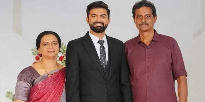 മൂന്ന് ലക്ഷത്തിന്റെ കട ബാധ്യതയുണ്ടായിരുന്നതായി ആത്മഹത്യാ കുറിപ്പ്, മാതാപിതാക്കളുടെ മരണം അറിഞ്ഞ് മകൻ ആത്മഹത്യ ചെയ്തതാവാമെന്ന് പോലീസ്, ഒരു കുടുംബത്തിനെ മൂന്നുപേരെയും കണ്ടെത്തിയത് തൂങ്ങിമരിച്ച നിലയിൽ