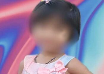 കുട്ടിയെ തട്ടിക്കൊണ്ടുപോയി 20 ലക്ഷം മോചനദ്രവ്യം ആവശ്യപ്പെട്ടതായി ആരോപണം, കാണാതായ അഞ്ചുവയസുകാരി ക്ലബ്ഹൗസ് ബേസ്മെന്റിൽ മരിച്ചനിലയിൽ; ഒളിവിൽപ്പോയ സുരക്ഷാ ജീവനക്കാരനായി തിരച്ചിൽ ഊർജിതം
