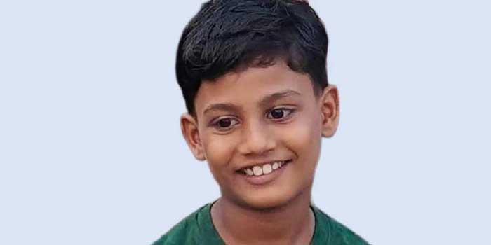 സന്തോഷം തീരാ ദു:ഖത്തിനു വഴിമാറിയത് ഞൊടിയിടയിൽ!! ബസിൽ മറന്നുവച്ച ചെരിപ്പെടുക്കാൻ കയറി, തിരിച്ചിറങ്ങി വരവേ അമിതവേ​ഗത്തിലെത്തിയ കാർ 9 കാരനെ ഇടിച്ചുതെറുപ്പിച്ചു വിനോദയാത്ര കഴിഞ്ഞ് മടങ്ങിയെത്തിയ വിദ്യാർഥിക്കു ദാരുണാന്ത്യം