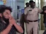 കഞ്ചാവും വലിക്കാനുള്ള ഫുൾസെറ്റപ്പുമായി വനിതാ ഡോക്ടർക്കൊപ്പം ഹോട്ടലിൽ മുറിയെടുത്തു, നട്ടപ്പാതിരായ്ക്ക് റൂമിൽക്കിടന്ന് അടിപിടി, വനിതാ ഡോക്ടറുടെ നിലവിളി കേട്ട് അന്വേഷിക്കാനെത്തിയ പോലീസ് ഉദ്യോഗസ്ഥനുനേരെ അസഭ്യ വർഷം, പിന്നാലെ മർദനം!! യുവ ഡോക്ടർക്കെതിരെ ജാമ്യമില്ലാ വകുപ്പിൽ കേസ്, വനിതാ ഡോക്ടറെ അറസ്റ്റ് ചെയ്ത് വിട്ടയച്ചു