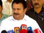 ' ഈ കേസിലല്ലാ, ഏതുകേസിലായാലും ഇഡി പറഞ്ഞാലുടൻ ഞങ്ങൾ നടപടി സ്വീകരിക്കില്ല... ചാടിക്കേറി നിലപാട് സ്വീകരിച്ചിരുന്നെങ്കിൽ സർക്കാരിന് തലയിൽ മുണ്ടിട്ട് പോകേണ്ട അവസ്ഥയുണ്ടായേനെ... രാഷ്ട്രീയം വേറെ ഗവൺമെന്റ് നടപടികൾ വേറെ...  ഹൈക്കോടതി പറഞ്ഞു, കേസെടുത്തു'-  കെ മുരളീധരൻ