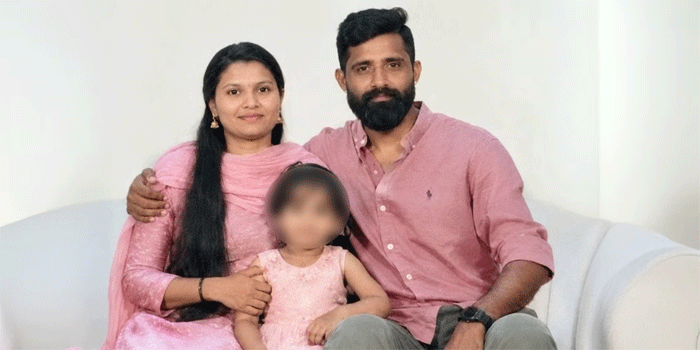 കാട്ടാക്കടയിൽ കാണാതായ ദമ്പതികളും കുഞ്ഞും എറണാകുളത്ത്! മാധ്യമവാർത്ത കണ്ട് ആതിര അമ്മയെ വിളിച്ചു;  ആറാം തീയതി മുതൽ ഇവരെക്കുറിച്ച് ഒരു വിവരവുമില്ലെന്ന പരാതിയിൽ അന്വേഷണം നടക്കുന്നതിനിടെ ആശ്വാസമായി ഫോൺ കോൾ