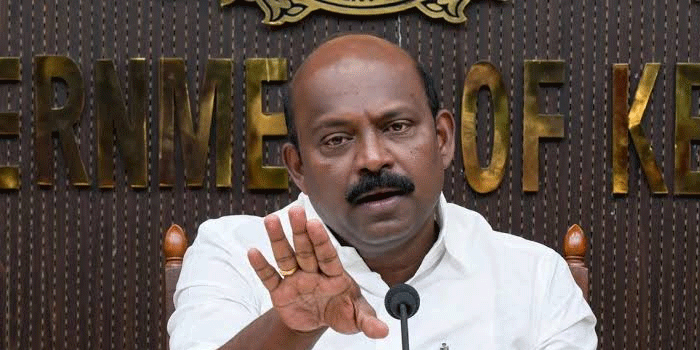 ബാറുകളിൽ മദ്യം നൽകുംമുമ്പ് ആധാർ പരിശോധിക്കണം; 23 വയസ്സ് നിർബന്ധമെന്ന് എക്സൈസ് മന്ത്രി