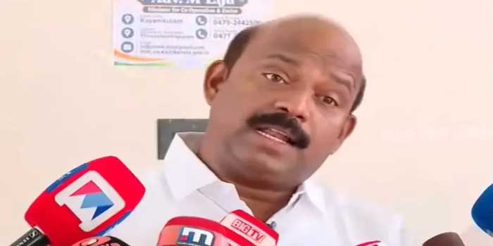 കഴിഞ്ഞ സർക്കാരിന്റെ നയങ്ങളുടെ പ്രേതം ആരുടെയെങ്കിലും ദേഹത്തുണ്ടെങ്കിലും അതിനെ ഒഴിപ്പിക്കാൻ ഈ സർക്കാരിനറിയാം, ലൈസൻസ് നൽകിയതിന് പിന്നിൽ എന്തെങ്കിലും മറ്റു താൽപര്യങ്ങൾ ഉണ്ടോയെന്ന് പരിശോധിക്കും, ഡെപ്യൂട്ടി കമ്മിഷണർമാർക്ക് ലൈസൻസ് നൽകാനുള്ള അധികാരം റദ്ദാക്കും!! ലൈസൻസ് മദ്യനയത്തിനു ശേഷം- എം ലിജു