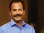 "നാട്ടുകാരുടെ കയ്യിൽ അവനെ കിട്ടിയിരുന്നതെങ്കിൽ എല്ലാം അപ്പപ്പോൾ നിരപ്പാക്കി തന്നേനേ, മക്കളെ ഇങ്ങനെ വളർത്തി സമൂഹത്തിന് ഒരു ശാപമാക്കി മാറ്റരുത്,  ബലിയാടാകുന്നത് നിരപരാധികളാണ്, ഇന്ന് എത്ര പേരാണ് അവന്റെ അച്ഛനമ്മമാരെ ശപിക്കുന്നത്, പണത്തിന്റെ അഹങ്കാരം നിങ്ങളുടെ മനസിൽ  വച്ചാൽ മതി", നെടുമ്പാശ്ശേരി അപകടത്തില്‍ പ്രതികരിച്ച് മേജര്‍ രവി