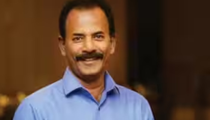 "നാട്ടുകാരുടെ കയ്യിൽ അവനെ കിട്ടിയിരുന്നതെങ്കിൽ എല്ലാം അപ്പപ്പോൾ നിരപ്പാക്കി തന്നേനേ, മക്കളെ ഇങ്ങനെ വളർത്തി സമൂഹത്തിന് ഒരു ശാപമാക്കി മാറ്റരുത്,  ബലിയാടാകുന്നത് നിരപരാധികളാണ്, ഇന്ന് എത്ര പേരാണ് അവന്റെ അച്ഛനമ്മമാരെ ശപിക്കുന്നത്, പണത്തിന്റെ അഹങ്കാരം നിങ്ങളുടെ മനസിൽ  വച്ചാൽ മതി", നെടുമ്പാശ്ശേരി അപകടത്തില്‍ പ്രതികരിച്ച് മേജര്‍ രവി