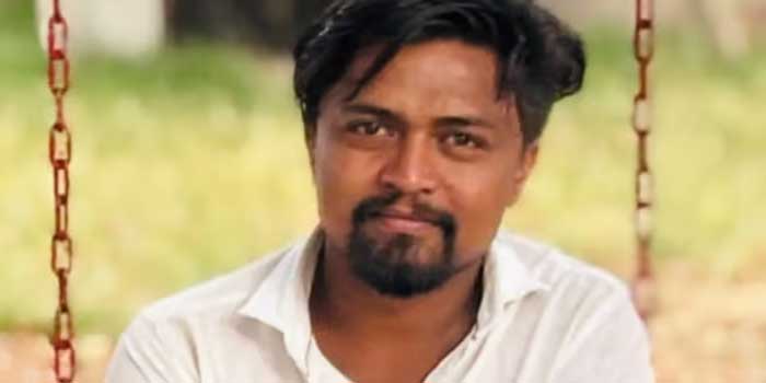 രണ്ട് വർഷമായി പ്രണയത്തിൽ, കാമുകിയെ കാണാനെത്തിയ 31 കാരന്റെ കൈ-കാലുകൾ ബന്ധിച്ച് പുളിമരത്തിൽ കെട്ടിയിട്ടു, വടികളും അടിക്കോലുകളും ഉപയോഗിച്ച് ക്രൂര മർദനം, വിവരമറിഞ്ഞ് യുവാവിന്റെ പിതാവെത്തുമ്പോൾ കണ്ടത് ഇരുമ്പുകട്ടിലിൽ കിടത്തി ചാക്കുപോലുള്ള ഒരു പുതപ്പ് ഉപയോഗിച്ച് മൂടിയ മകന്റെ മൃതദേഹം!! യുവതിയുടെ അമ്മയും സഹോദരനുമടക്കം നാലുപേർക്കെതിരെ കേസ്