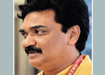 കൂടെ ജോലി  ചെയ്തിരുന്ന യുവതിയെ ഹോസ്റ്റലിലെത്തിക്കാമെന്ന് പറഞ്ഞ് വണ്ടിയിൽ കയറ്റി; കാറിൽ വെച്ച് അശ്ലീല സംസാരം, ലൈംഗിക ഉദ്ദേശ്യത്തോടെ ശരീരത്തിൽ സ്പർശിച്ചു;  ഓൺലൈൻ ചാനൽ ജീവനക്കാരൻ അറസ്റ്റിൽ