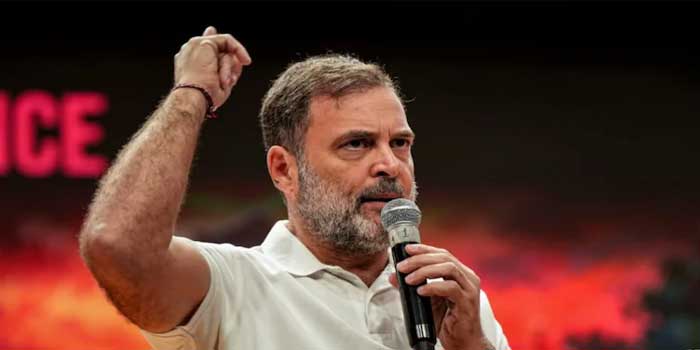 “എന്റെ സഹോദരി ഞങ്ങളൊരു പദ്ധതി തയ്യാറാക്കണമെന്ന് പറയുന്നു, അവൾക്ക് കാര്യം മനസിലായിട്ടില്ലെന്നാണ് ഞാൻ പറഞ്ഞത്, ഇത് താണ്ഡവമാണ്. ഭഗവാൻ ശിവന്റെ നൃത്തം, ഇതിന് പ്രത്യേക ആസൂത്രണമൊന്നുമില്ല, ആർക്കും അണിചേരാം… ഇന്ന് ഞങ്ങൾ സുപ്രീം കോടതിയിലേക്ക് പോകുന്നു, നാളെ മറ്റെന്തെങ്കിലും സംഭവിക്കാം,” ഭാരത് ജോഡോ യാത്രയിൽ ആരും രാജാവായിരുന്നില്ല. എല്ലാവരും ഒരുമിച്ചാണ് നടന്നത്, ഇതും അങ്ങനെതന്നെ…