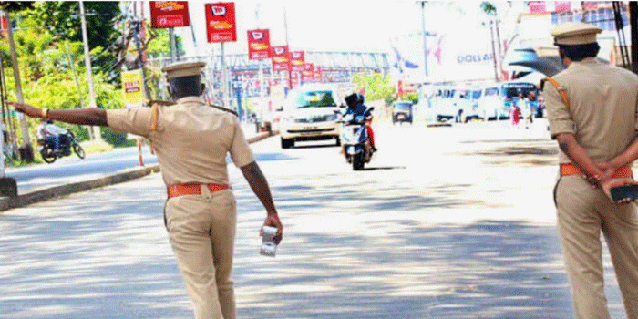 സംസ്ഥാന വ്യാപകമായി 4,504 സ്കൂൾ ബസുകളിൽ പൊലീസ് പരിശോധന; മദ്യപിച്ച് വാഹനമോടിച്ച 21 ഡ്രൈവർമാർ പിടിയിൽ, കൂടുതൽ കേസുകൾ പാലക്കാടും മലപ്പുറത്തും