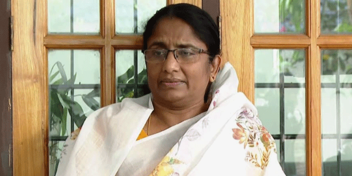 ’നെടുമ്പാശ്ശേരി വാഹനാപകടത്തിൽ പ്രതിയെ സഹായിക്കാൻ ഷാനിമോൾ ഉസ്മാൻ ശ്രമിച്ചു’ ; വ്യാജവാർത്താ പരാതി; ഷാനിമോൾ ഉസ്മാന്റെ മൊഴിയെടുത്തു