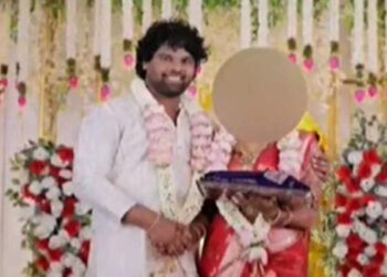 കുക്കറും ബെല്‍റ്റും ഉപയോഗിച്ച് ക്രൂര മര്‍ദനം, കഴുത്തില്‍ കത്തിവച്ച് ഭീഷണിപ്പെടുത്തി, ഫോണില്‍ നിന്ന് നമ്പറുകള്‍ ഡിലീറ്റാക്കി, അക്കൗണ്ടിലെ പണം മുഴുവന്‍ ട്രാന്‍സ്ഫര്‍ ചെയ്യിപ്പിച്ചു, വിവാഹം കഴിഞ്ഞ് ഒന്നാമത്തെ ആഴ്ച മുതല്‍ സ്ത്രീധന പീഡനം, കൊല്ലം സ്വദേശിനിയുടെ പരാതിയില്‍ ഭര്‍ത്താവിനെതിരെ കേസെടുത്തു