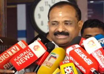 ‘ആരാ പറഞ്ഞെ രാജി വച്ചെന്ന്?, ശെ അങ്ങനെയൊന്നുമില്ല, ഭരണം സുഗമമമായി മുന്നോട്ടു പോകും…എല്ലാവരും കത്ത് തരാറില്ലേ, അതുപോലെ അവരും കത്ത് തന്നു, ചില കാര്യങ്ങൾ പാർട്ടി ഇടപെടേണ്ടത്, ചിലത് മേയർ തീരുമാനമെടുക്കേണ്ടത്’… നൈസായി സ്കിപ്പടിച്ച് മേയർ വിവി രാജേഷ്